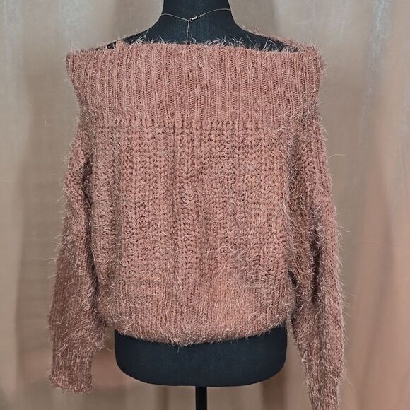 Mohair Off the Shoulder Cropped Sweater - Picture 9 of 14
